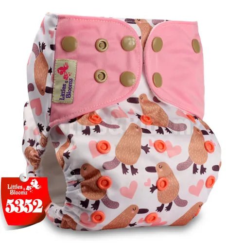 Patterned diaper with pink cover and 'Littles & Bloomz' branding (option 3)