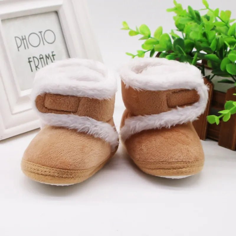 Baywell camel autumn winter newborn boots with soft sole and fur lining, with a close-up of the ankle cuff design for cozy baby wear from 0 to 18 months.