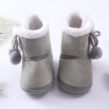 Baywell camel autumn winter newborn boots with soft sole and fur lining, arranged as a matching pair in a flat lay for cozy baby wear from 0 to 18 months.