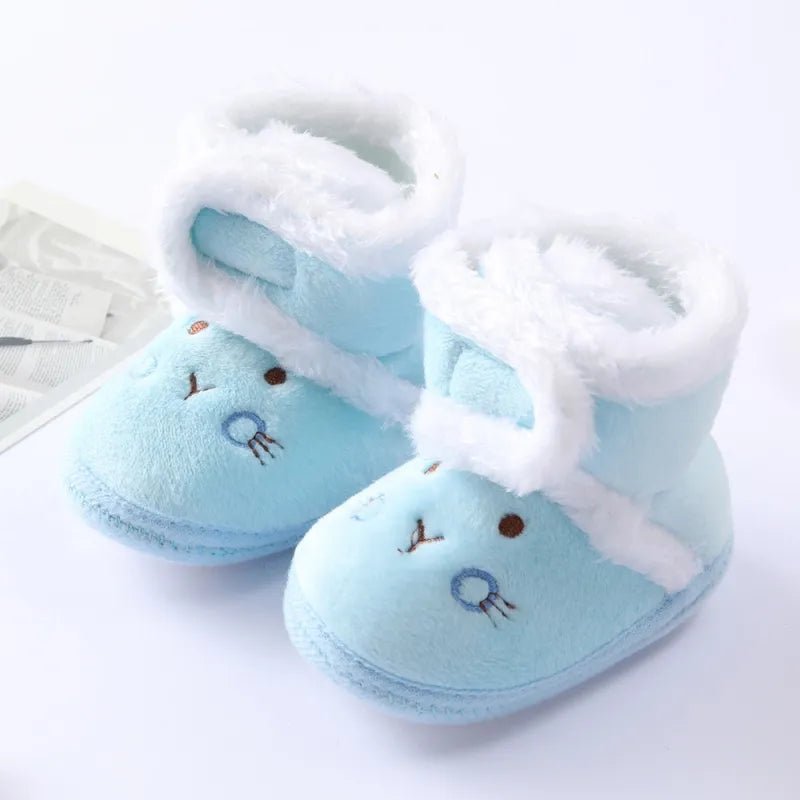 Baywell pink autumn winter newborn boots with soft sole and fur lining, displayed with its retail packaging box for cozy baby wear from 0 to 18 months.