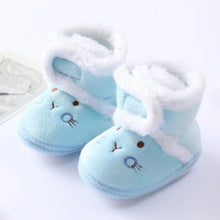 Baywell pink autumn winter newborn boots with soft sole and fur lining, displayed with its retail packaging box for cozy baby wear from 0 to 18 months.