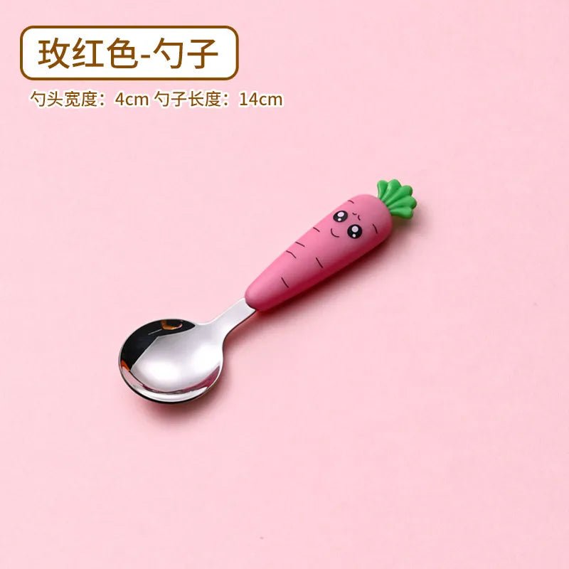 Cartoon carrot baby spoon handle detail shown again for an ergonomic toddler grip.