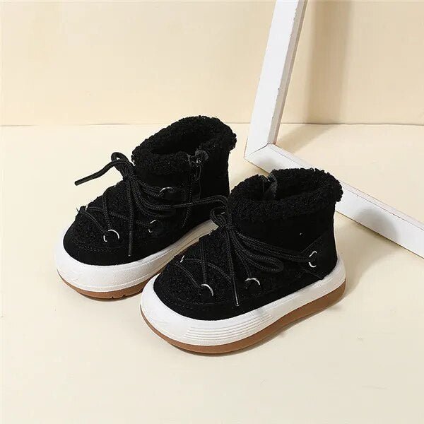 GT-CECD baby boots plush texture close-up showing the warm interior lining for winter wear.