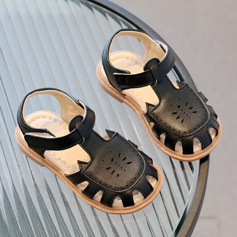 Fashion Soft Bottom Beach Sandals for Kids style E slip-on shoes for beach outings, poolside play, and summer walks, pair view.