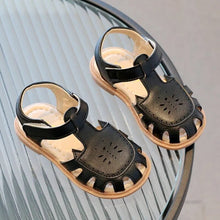 Fashion Soft Bottom Beach Sandals for Kids style F slip-on shoes for beach outings, poolside play, and summer walks, sole view.