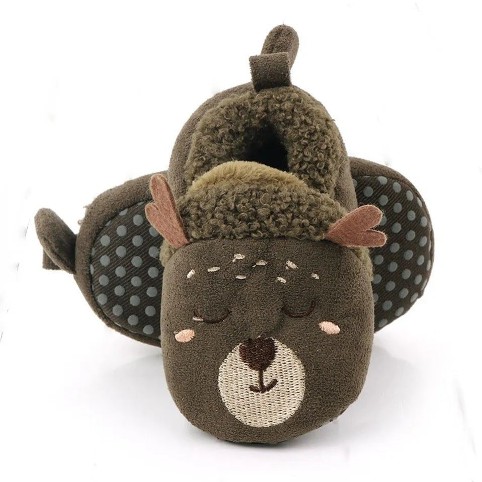 Knit Baby Slippers anti-slip sole detail giving steady grip for babies taking first steps on smooth floors.