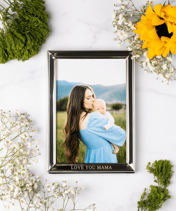 Love You Mama Picture Frame displaying a mother and baby photo with decorative flowers.