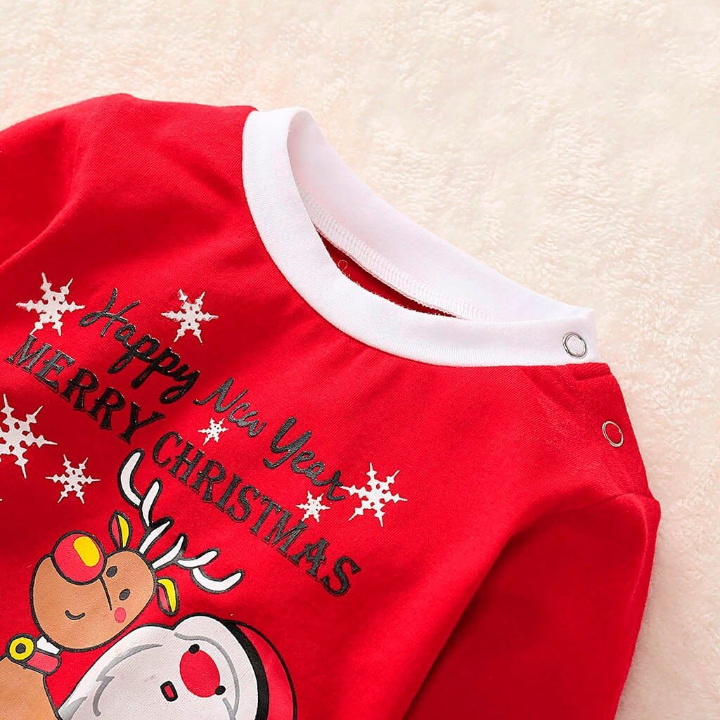 Red Christmas cartoon print baby onesie for cosy holiday sleepwear and festive newborn dressing.