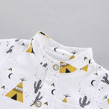 Baby outfit with geometric patterns 