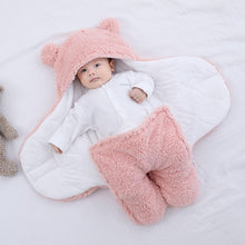 Thick Fleece Newborn Sleep Bag with cotton lining, variant B, for nursery naps, stroller rides, and cold-weather swaddling, back view.