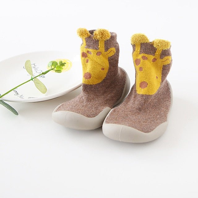 Baby socks with a giraffe design
