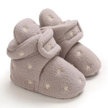 Winter snow baby boots with warm fluff lining and colloidal sole, photo 101 for cold-weather stroller walks.